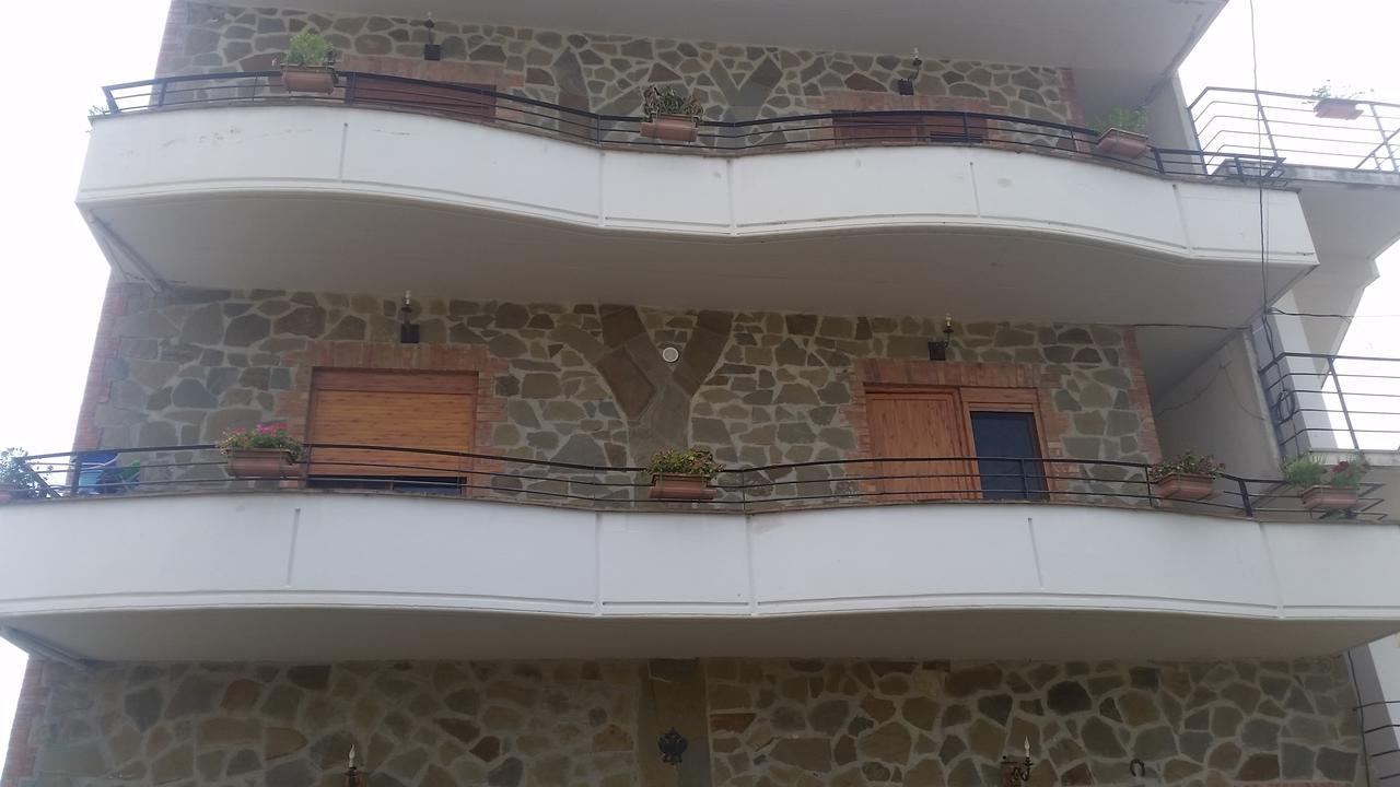 Velaj Apartments Orikum Exterior foto